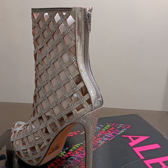 CELESTE Women's Stiletto Heel Booties Silver Sizes: 5.5,7,& 8.5 - Picture 3 of 4